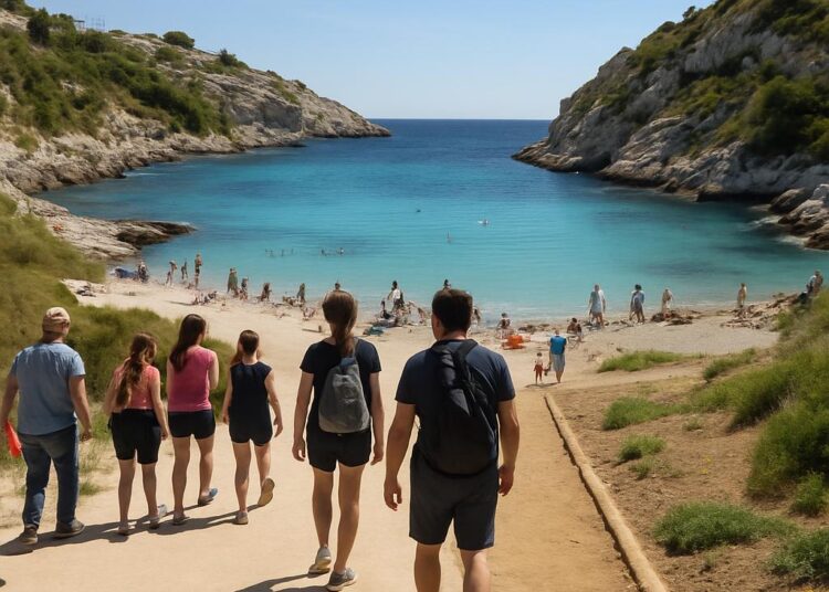 La calanque de Saména rouvre ses portes après huit mois de dépollution, offrant un cadre plus sain et serein.