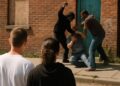 Trois personnes jugées pour avoir lynché un homme près d'un point de vente de drogue.