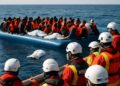 Deux femmes décédées dans un bateau de 82 migrants, 17 blessés secourus.