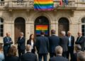 Le conseil municipal d'Agen se divise sur le drapeau LGBT à l'hôtel de ville.