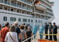 Un décès à bord d'un navire de croisière : levée partielle de la quarantaine pour 1 700 passagers.