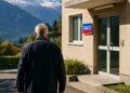 Crans-Montana : Jacques Moretti doit se présenter quotidiennement au commissariat, la procureure redoute une fuite à l'étranger.
