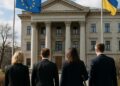 L'UE réagit fermement aux avertissements de Moscou envers ses diplomates à Kiev.