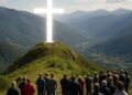 Une croix géante apparaît soudainement sur une montagne en Ariège, provoquant des discussions dans la vallée.