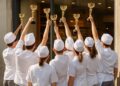 Neuf jeunes boulangers, après une finale nationale, remportent le titre d'apprentis d'excellence.